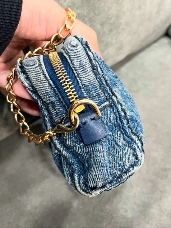 Prada bag - Picture 4 of 11